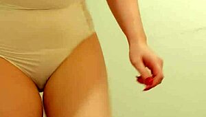 sexy hijab arab secretary masturbates her curvy pussy for boss