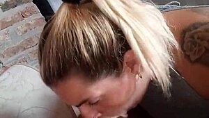 AMO CHUPANDO LA PIJA DE MI AMIGO HASTA EL FONDO!!