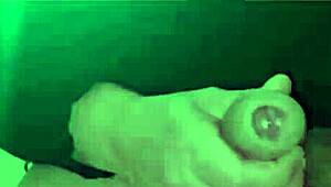 Sborrata fortissima after endless handjob on monstrous cock she moans and explodes with me