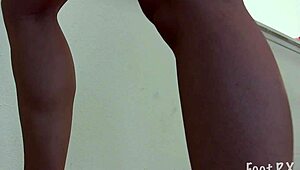 barefoot toes get pumped in foot fetish action