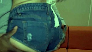 Petite babe Avery Black, how's that pussy stretch on big black cock? 😍