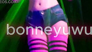 Bonneyuwu's sexy twerk dance shows off her tight petite body.