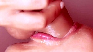 Fuking my frends japaneese girlfriend til i cum in her mouth...