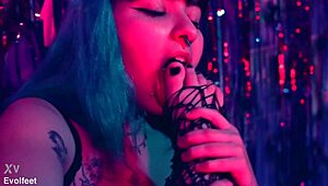 Jerk off watching my pretty small 18+ feet wiggle and tease you barefoot?