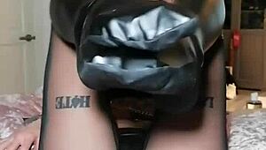 wanna see my full footjob vid no blur teasing those soles hard?