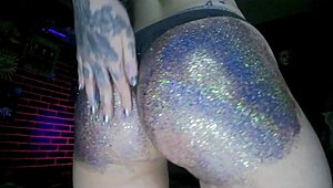 big oiled butt massage with sexy glitters ✨🍑