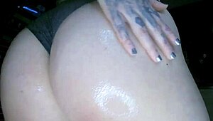 big oiled butt massage with sexy glitters ✨🍑