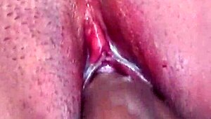 god i love this asian babe's closeup juicy hairy pussy creampie