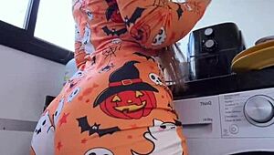 i crave my hot neighbor's delicious ass-shaking routine daily