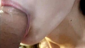 damn this amateur teen sucks cock so close up you'll feel it 😍💦