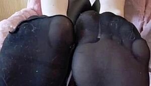 latex me captivates but do you dare worship?