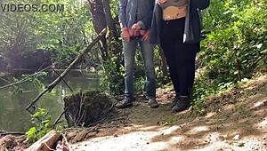 Handjob kotor mertua ipar bikin semuanya basah sperma wow!