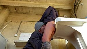 Hot Wife Licks Neighbor Pussy Closeup Orgasms in Washing Machine Room