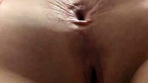 shaking my fat ass spreading big pussy lips twerking