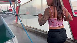 Поправка на колата се превръща в луда ебля на пътя с Дамиана Бразилейра