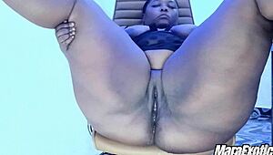 Mara Exotic Squirts Pink Toy Soaks Chair Hard