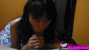 Joder! Esta putita joven me deja CORRERME EN SU BOCA after homemade fun!