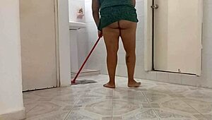 Vecina gordita, quieres ver su limpieza en el nuevo depa?