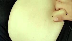 i can't stop fingering this curvy milf's deep sexy navel up close