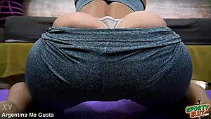 Gym babe's tight spandex clings to deep cameltoe round ass workout tease