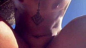 SURFISTA CASADA TRANSANDO NA PRAIA