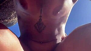 SURFISTA CASADA TRANSANDO NA PRAIA