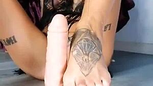 i tease you with my solo magic footjob in nylons and leggings hard