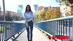 sem petite 18+ punca ki jemlje dvojna črna kura globoko noter