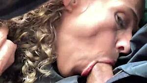 Θετός αδερφός παίρνει πίπα δώρο αποφοίτησης από μένα στο αμάξι πίσω σπίτι