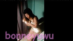 Bonneyuwu dances sexy in panties and pantyhose