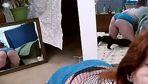 Ей dawnskye, обожавам как въртиш огромното си дупе пред голямата сива вълк в тия гащи