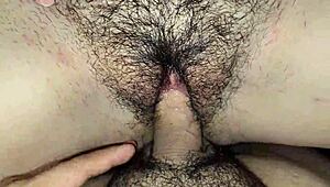 Willst du sehen wie diese geile Stiefschwester 18+ von kleinem Schwanz hart in enger Fotze gefickt wird?