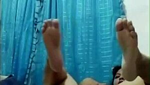 guatemalan brunette fingers herself wildly squirting all over her room!