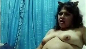 guatemalan brunette fingers herself wildly squirting all over her room!