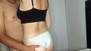 mi nueva morra chupando verga pa calentar el sexo oral rico
