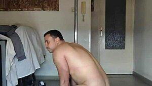 Amysexxxjuguetona forces sub to KNEEL hours staring at floor!