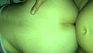 eu fodo minha vizinha do 404 sem camisinha enquanto o marido trabalha? quer ver o creampie?