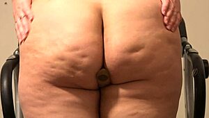 i can't believe this bbw's fat ass plug shakes while treadmill running then strips public