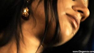 this hot indian babe strips teasing slow... watch her drip 🔥🕺