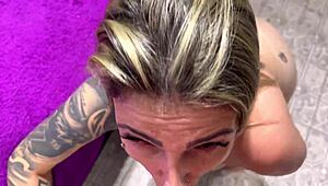 ele fodeu meu cu forte pé na cabeça olhos vermelhos tesão molhado