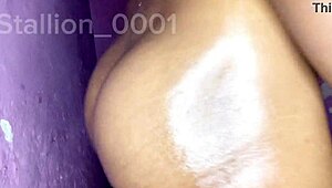 i squirt everywhere trying to ride my oiled toys on the bed