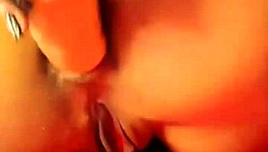 Roseredvip's burger pussy begs for hungry mouth dive