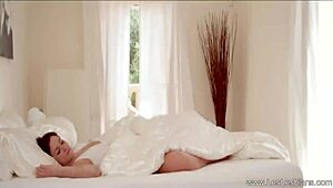 wanna see european milfs fingering each other outdoors with toys? 🌳🍑