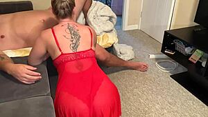 Üvey oğlum uyan, büyük yarağını ağzıma sok hemen!!