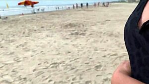 Was machst du 😩 Leute gucken zu wie ich am Strand mit großem Schwanz abspritze 👀💦