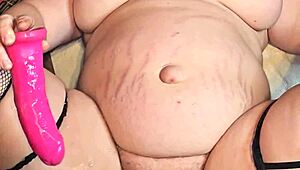 My pussy cums so hard... it's squirting everywhere with this dildo!