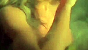 cinthia fernandez struts her argentinian putita curves seductively