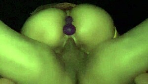 la mejor dp amateur con esta latina culona le flipa el dildo doble en el culo 😍🍑🔥