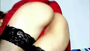 i love her feet and music vibes