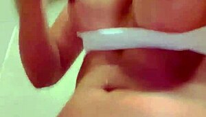 Greluda Craves That Deep Sucking Action Now!
